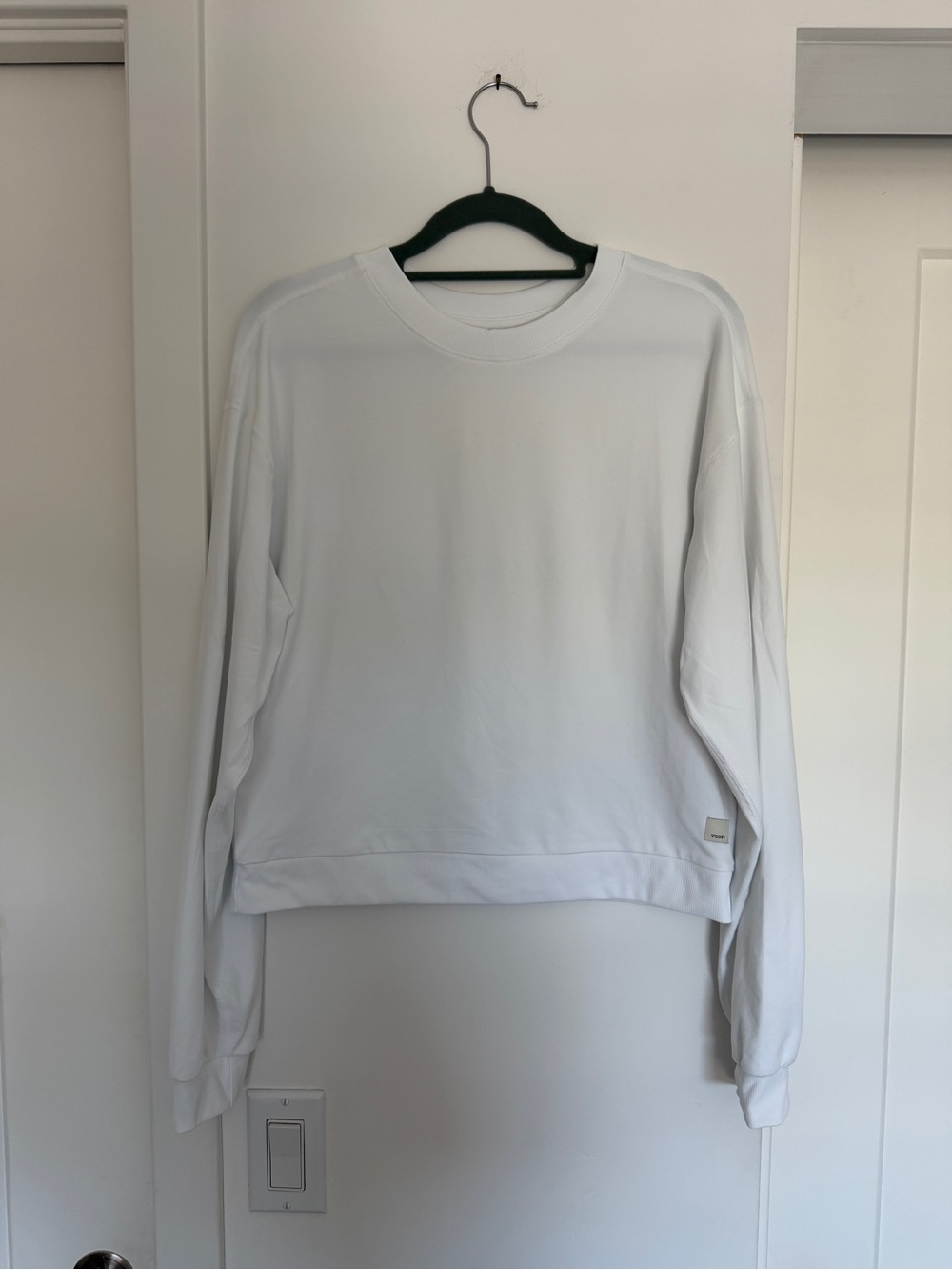 Vuori White Dream Knit Crewneck Long Sleeve Shirt